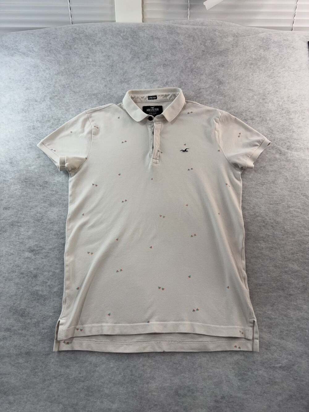 Hollister Epic Flex Stretch Polo Shirt Men's Size Small Cream Geometric Print